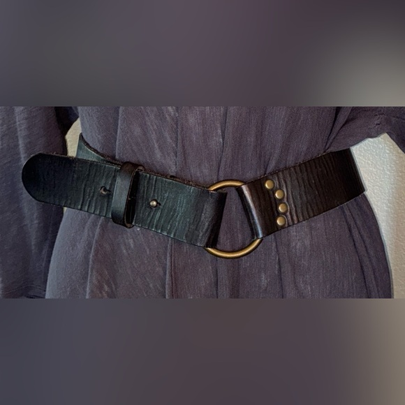 GAP Leather Belt, Dark Brown, big brass ring & hardware, leather keeper. S - Picture 5 of 17